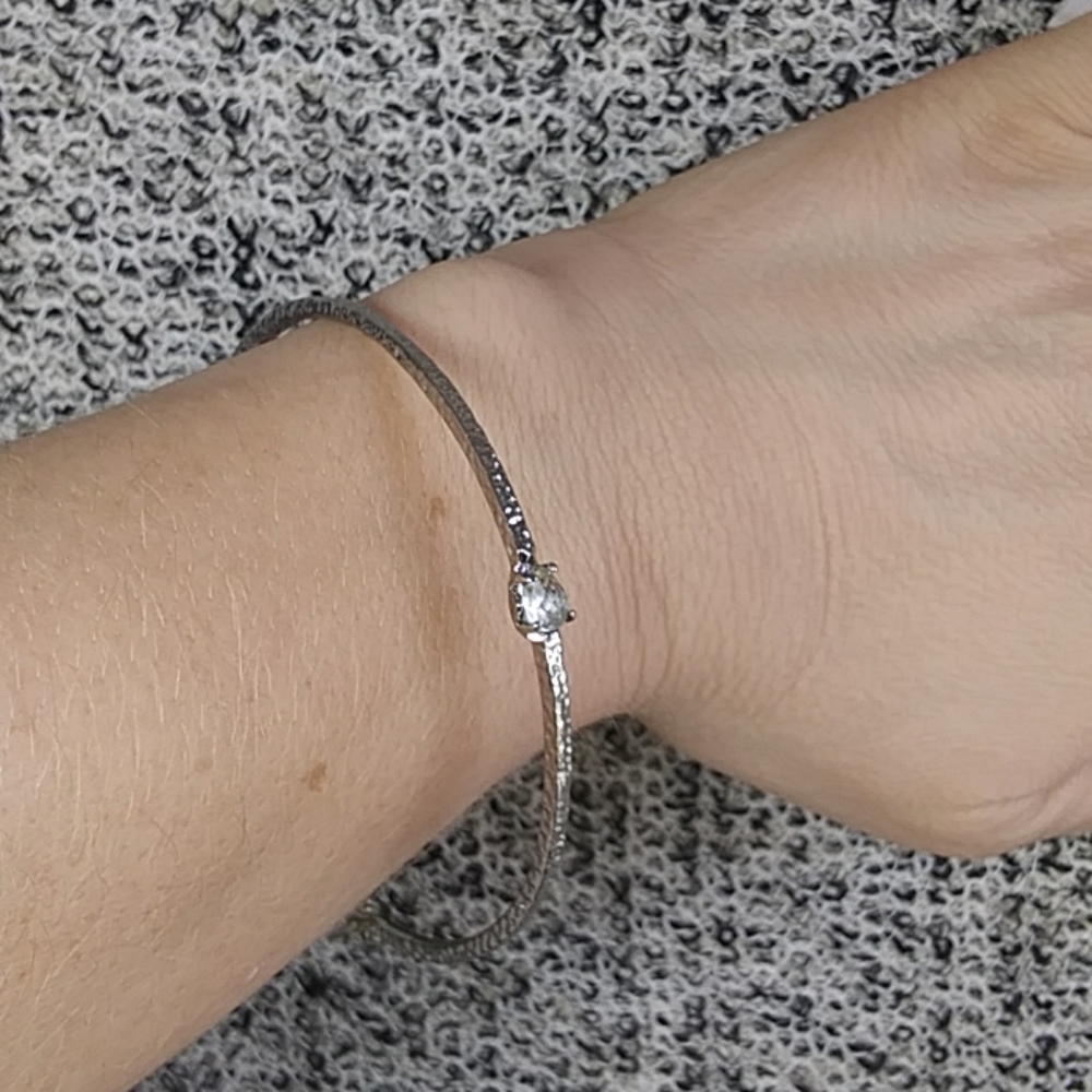 NWOT Alexis Bittar Hammered Silver Crystal Bangle